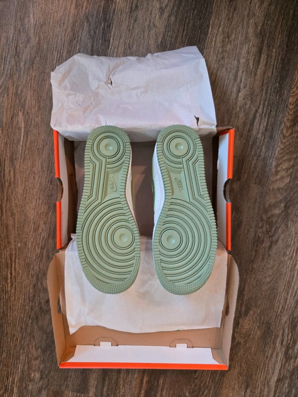 Nike Air Force 1 '07 NN Sail/Oil Green Women's Size 7 – Brand New with Tags - Picture 4 of 10